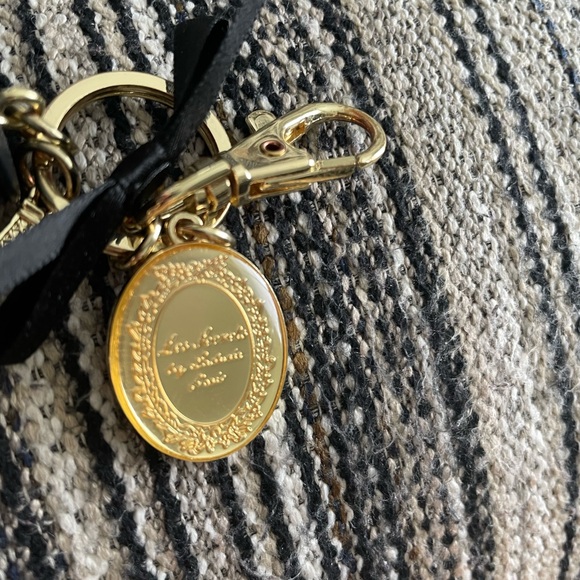 Authentic La Duree macaron keychain - Picture 2 of 4